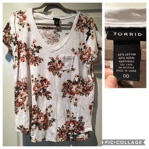 FINAL MARKDOWN Torrid floral vneck T-shirt 00
